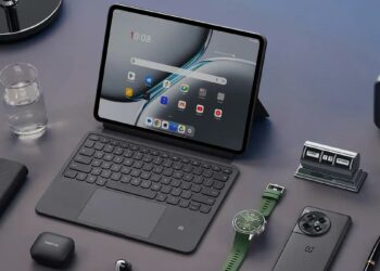 Tablet OnePlus Pad 2 en una mesa