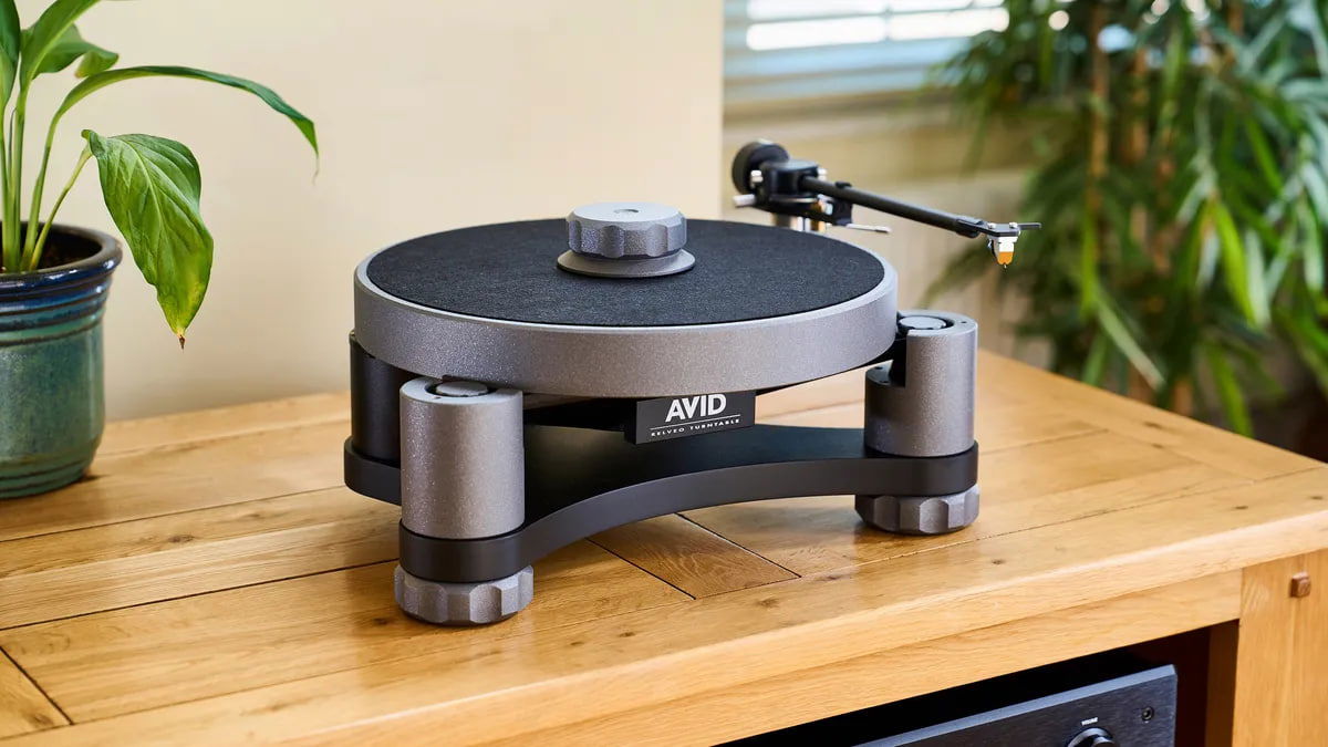 AVID cumple 30 años y lanza un nuevo tocadiscos que flota sobre un sistema de suspensión cónica