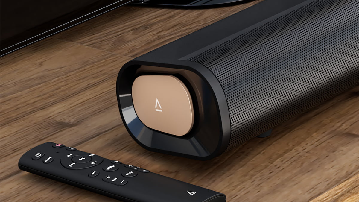Creative lanza una barra de sonido pensada para jugones, streamers… ¡y para quien no tiene mucho espacio!