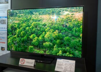 ¿Adiós a los televisores OLED japoneses? Japan Display cierra la fabricación…pero abre una ventana
