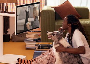 LG Swing&Go Touch, un Smart TV 4K UHD con webOS que puedes mover a tu antojo