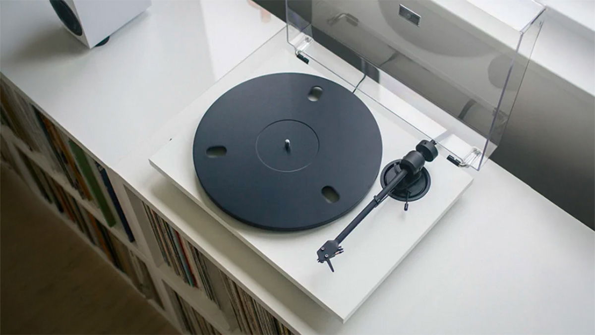 Pro-Ject E1.2, de vuelta a lo básico con este sencillo y económico tocadiscos manual