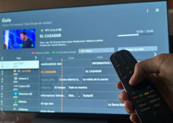 Por qué el volumen de la TDT sube tanto con los anuncios en mi televisor y cómo arreglarlo