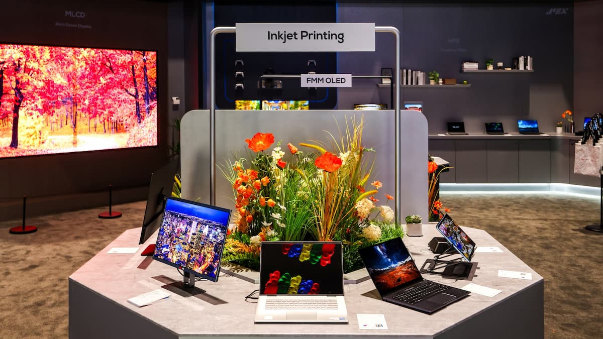 TCL apuesta todo al rojo y comienza la fabricación en masa de paneles OLED RGB