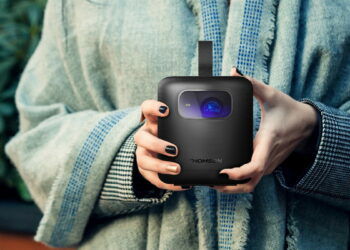 THOMSON lanza Vega y Sirius, dos proyectores inteligentes con Google TV para llevar el cine a cualquier parte