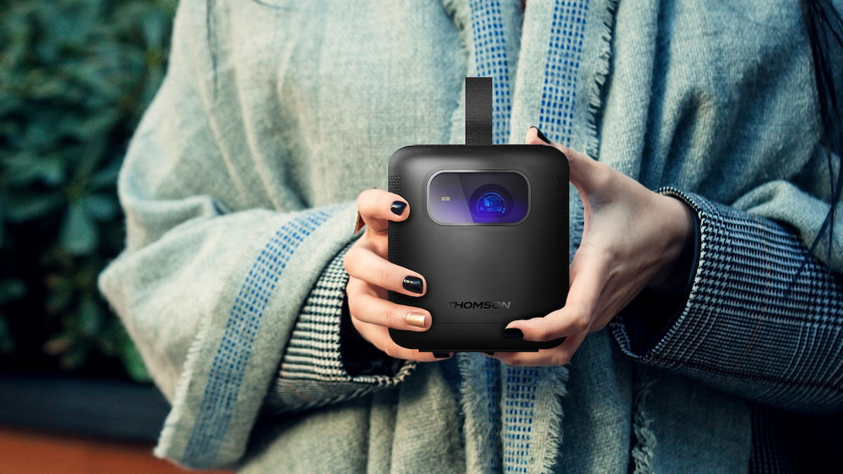 THOMSON lanza Vega y Sirius, dos proyectores inteligentes con Google TV para llevar el cine a cualquier parte