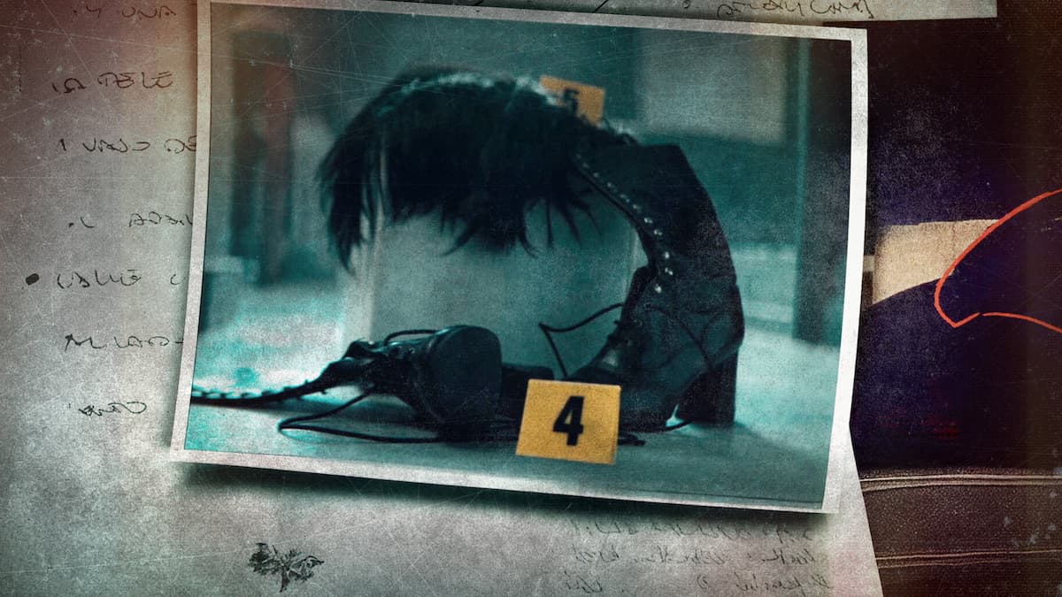 Netflix estrena por sorpresa este polémico true crime que tuvo que cancelarCuando parecía que Netflix ya había dicho todo lo que podía decir sobre el género true crime, va y nos sorprende con un movimiento que nadie esperaba: estrenar sin previo aviso la serie que ellos mismos habían tenido que cancelar hace apenas unos meses. Sí, hablamos de Angi: Crimen y mentira, una docuserie cargada de polémica, giros macabros, enemistades carcelarias y una historia que, si no fuera real, nadie se la creería. Todo apuntaba a que esta serie no vería la luz, al menos de momento. Había sido retenida judicialmente, retirada de la plataforma y eliminada incluso su ficha oficial. Pero parece que el gigante rojo del streaming se la ha jugado. Y bien jugada. De repente, este pasado viernes 25 de julio, los dos episodios que conforman la miniserie aparecían en el catálogo, sin anuncio previo, sin campaña promocional y sin tráilers. Casi como quien deja caer algo por error... pero con toda la intención del mundo. Y es que, como bien saben los fans del género, cuanto más turbio, mejor. Y esta historia tiene de todo: asesinatos por dinero, identidades falsas, escenas del crimen escenificadas como si fueran de una peli erótica de los 90, enemigas públicas en la cárcel y hasta denuncias por usar imágenes personales sin permiso. Vamos, que lo tiene todo para convertirse en el nuevo El cuerpo en llamas... pero con un aire mucho más oscuro y sin el filtro de la ficción.