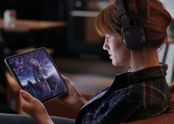 YH-L500A: los nuevos auriculares de Yamaha que te montan el cine en la cabeza