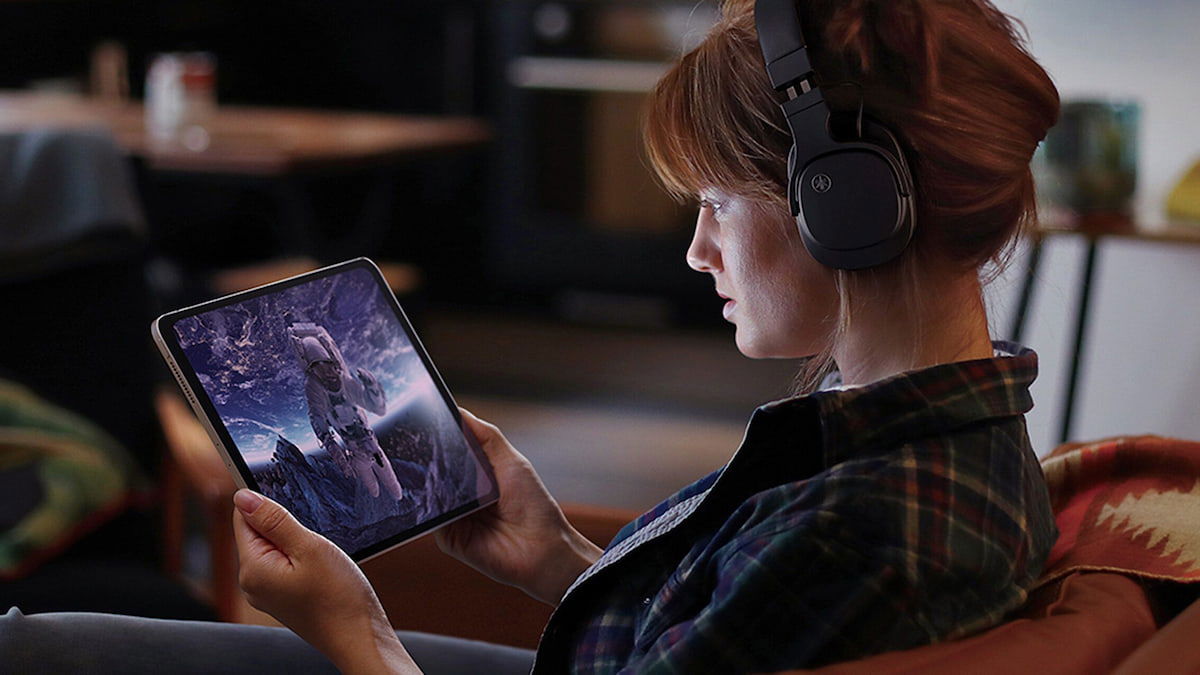 Yamaha YH-L500A, unos auriculares pensados para disfrutar del cine en casa más personal