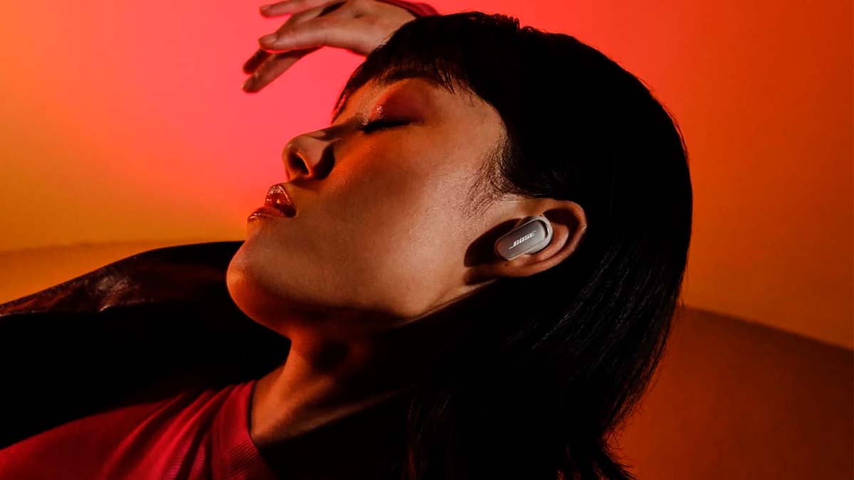 Los completos auriculares Bose QuietComfort Ultra Earbuds rebajados a su precio mínimo