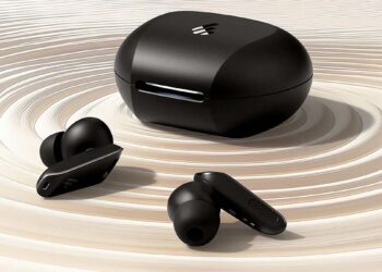 Edifier NeoBuds Plus con fondo