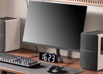 Los Edifier R1280DB colocados en un escritorio