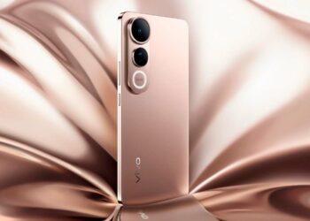 vivo V50 Lite 5G con fondo de color