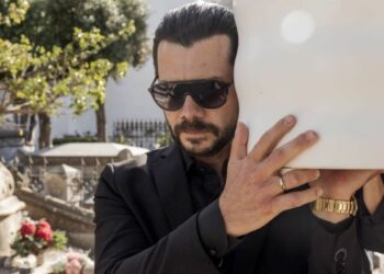 'Dos tumbas', estreno en Netflix con Álvaro Morte