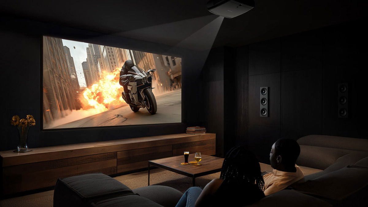 Epson no se rinde y lanza el LS9000, un nuevo proyector láser 4K 120 Hz a precio competitivo
