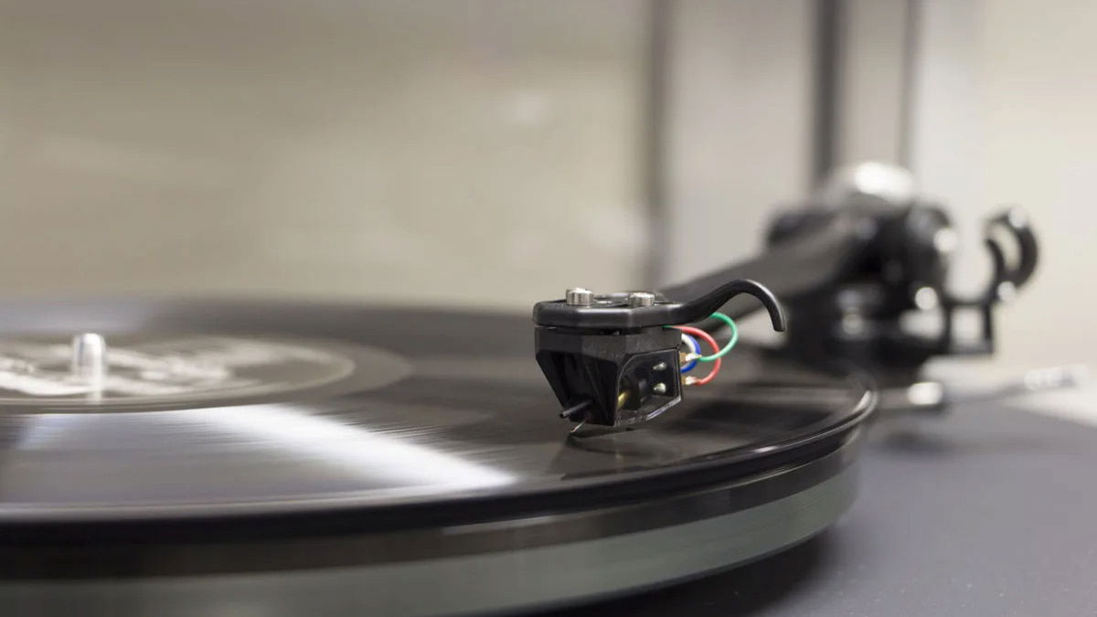 ¿Qué cambia entre una cápsula MM (Moving Magnet y una MC (Moving Coil)? 