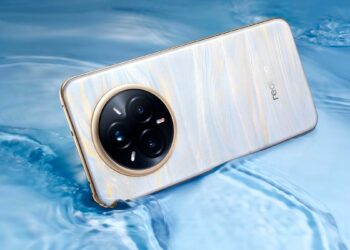 realme 14 Pro+ 5G en agua