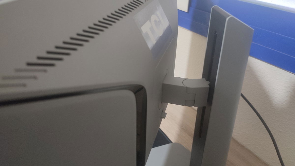 Review TCL 25G64, monitor gaming