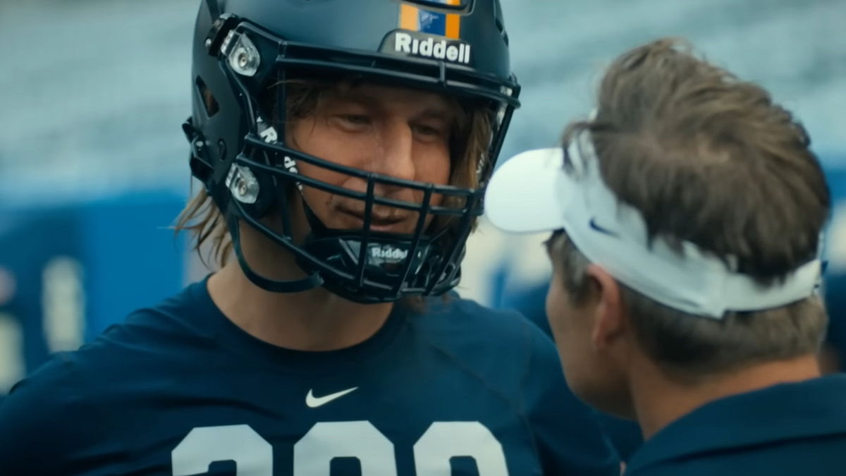 Chad Powers, una nueva comedia deportiva protagonizada por Glen Powell que se estrena hoy en streaming