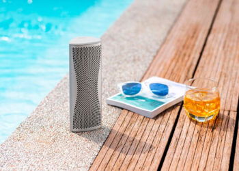 KEF Muo, un altavoz Bluetooth portátil que nos permite llevar el sonido de KEF a cualquier parte