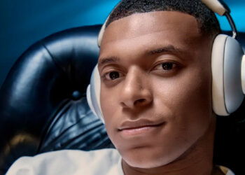 Loewe lleva el lujo a nuestros oídos con Leo, sus primeros auriculares inalámbricos