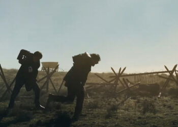 Esta miniserie bélica, basada en una conocida novela ambientada en el franquismo, está triunfando gracias a su llegada a Netflix