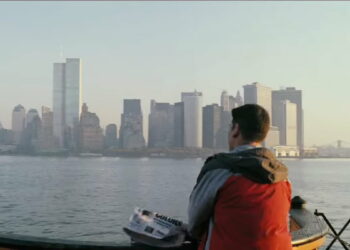 Hace 20 años Oliver Stone dirigió una de las mejores películas sobre el 11S y la puedes ver en Netflix