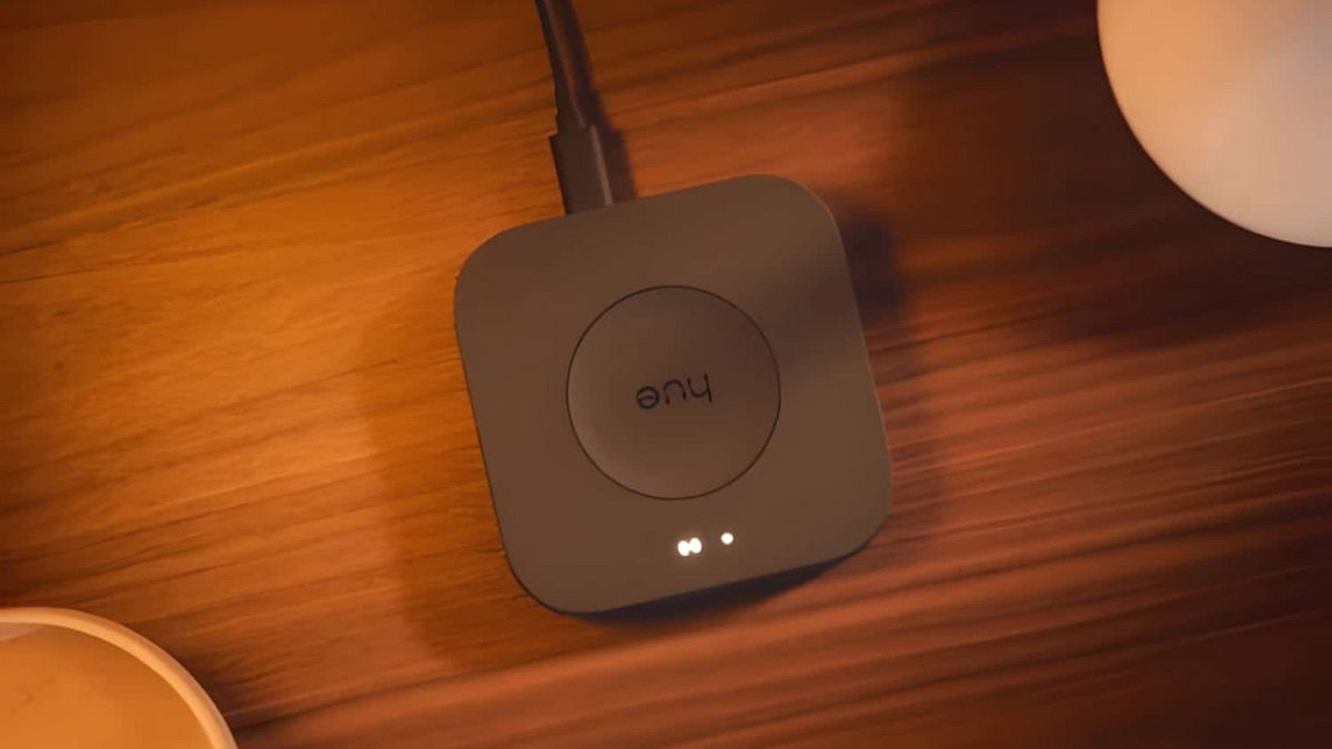 Hue Bridge Pro: así es el nuevo hub de Philips para controlar toda tu domótica