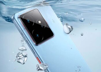 realme GT 7 sumergido