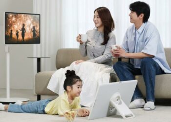 Samsung lanza su propio monitor táctil con batería, peana y soporte móvil: así es The Moving Style