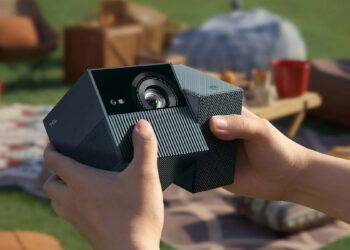PlayCube de TCL: el mini proyector más divertido y raro que verás este año