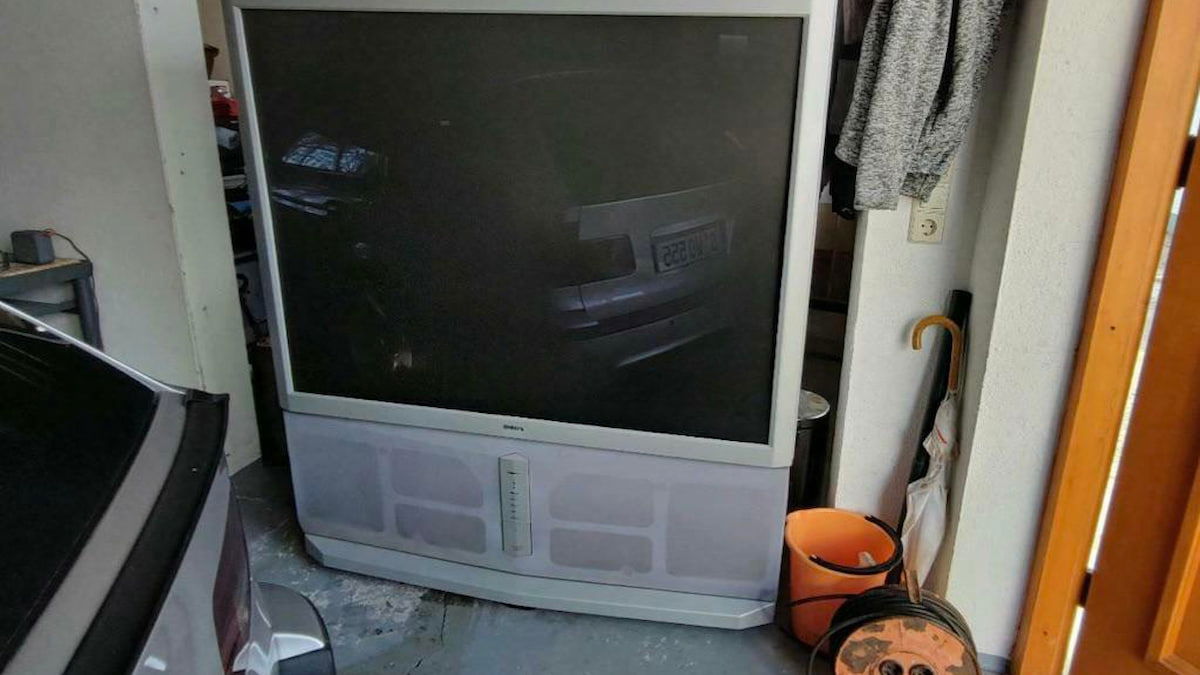 Retroproyección: así eran los televisores gigantes antes de que 65 pulgadas fuese lo “normal"