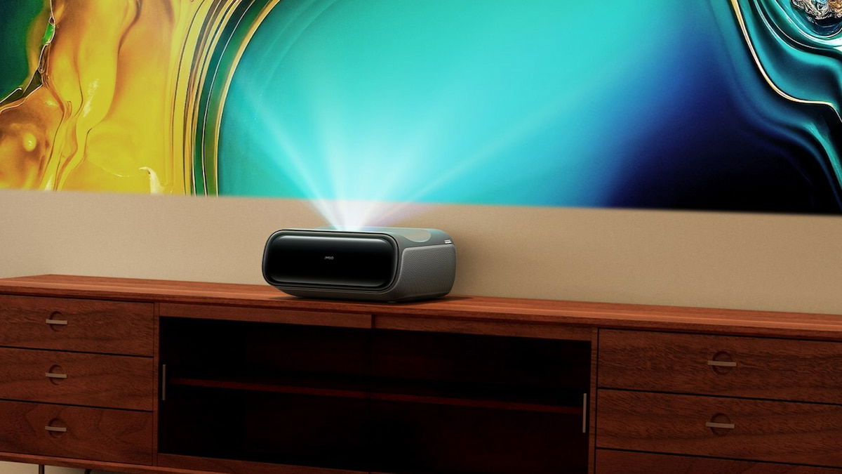 Jmgo O2S Ultra: un proyector tri-láser súper bestia que llega con 3600 lúmenes y Google TV