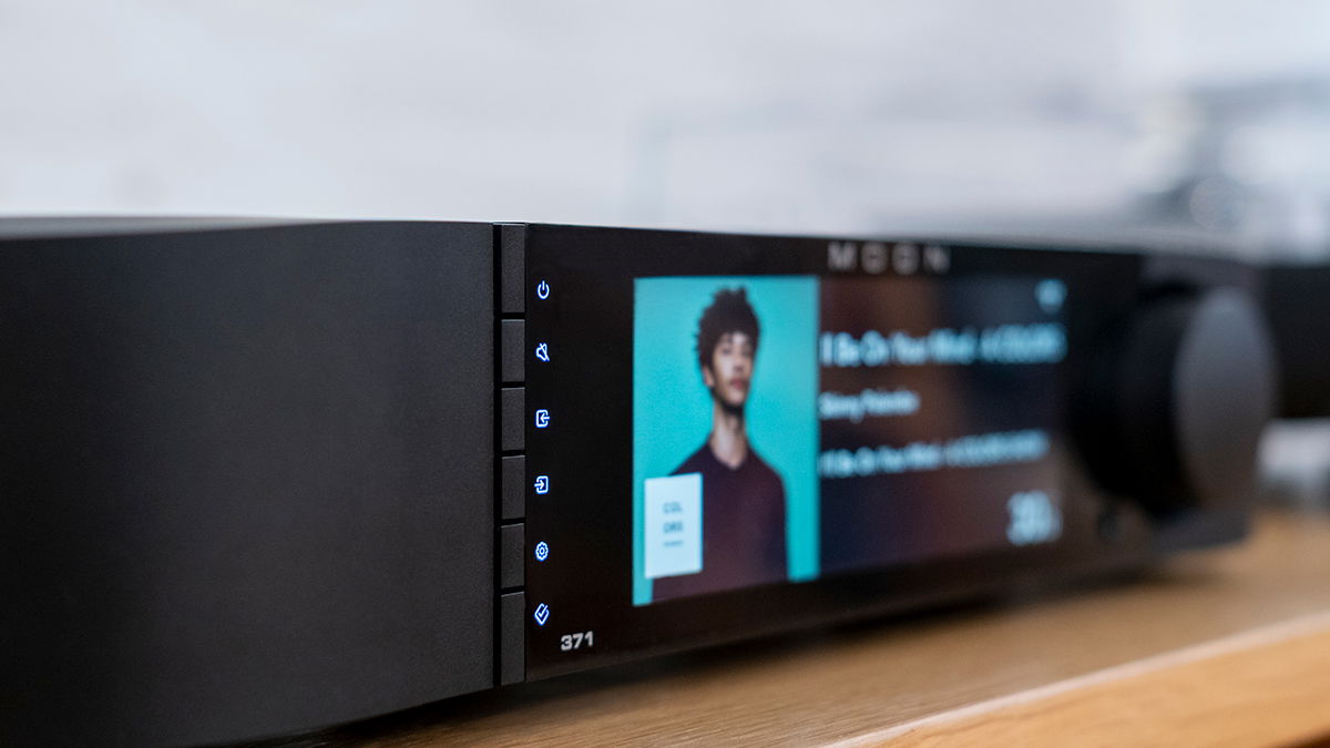 MOON 371, un amplificador en red que estrena la nueva Compass Collection