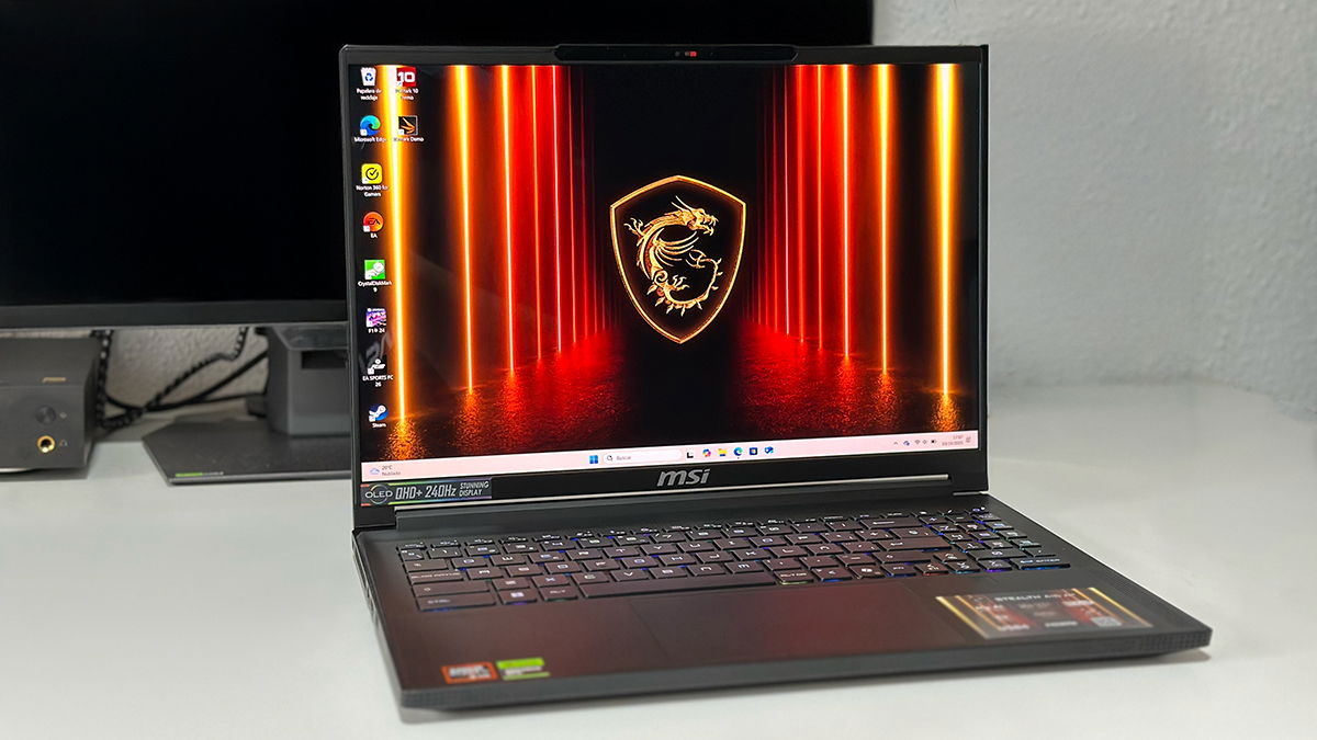 Hemos probado el MSI Stealth A16 AI+: panel OLED y gráfica RTX 5090 en un portátil que es una auténtica bestia del gaming y la IA