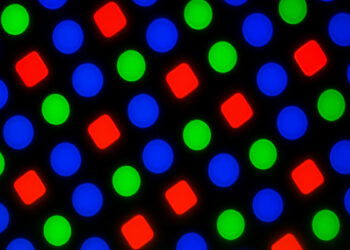 Un grupo de científicos ha encogido los píxeles OLED hasta el punto de que una pantalla 2K cabe en un milímetro