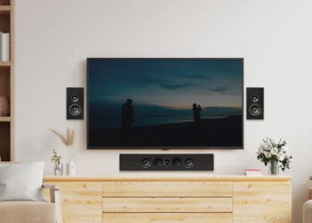 PSB se saca de la manga unos altavoces de pared y un subwoofer que quieren ser el alma de tu cine en casa