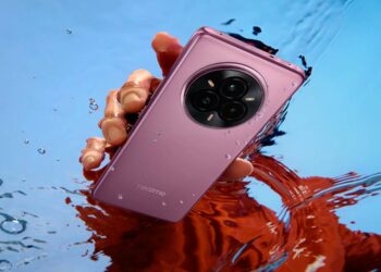 realme 14 Pro 5G bajo el agua