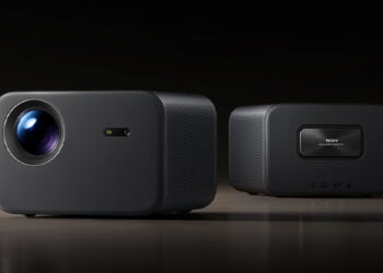 Redmi Projector 4 y 4 Pro: Xiaomi lanza dos proyectores muy prometedores con hasta 600 lúmenes CVIA y resolución 1080p