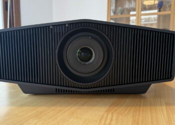 Sony Bravia 7, review: hemos probado el proyector que reaviva la magia del celuloide sin salir de casa