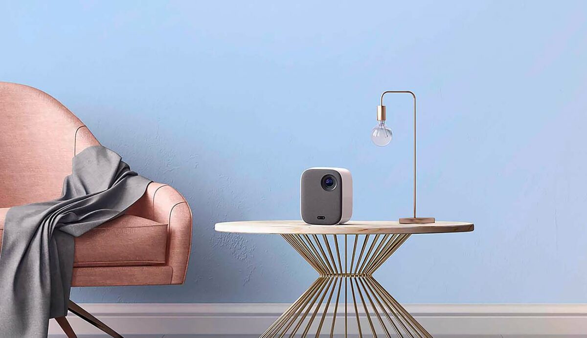 El Xiaomi Mi Smart Projector 2 con Android TV derrumba su precio por debajo de los 500 euros