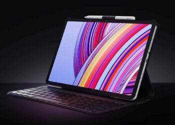 Tablet Redmi Pad Pro con funda que tiene teclado