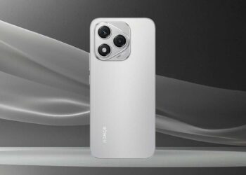 Honor 400 Lite 5G de color blanco