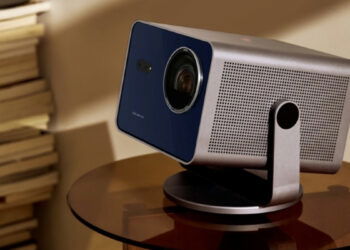 Leica Cine Play 1 Plus: un proyector 4K láser con más brillo, mejor color y más barato