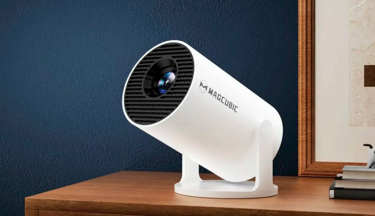 Lleva tu cine a cualquier parte con este proyector Magcubic por solo 28 euros