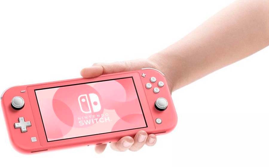 Nintendo Switch Lite en la mano