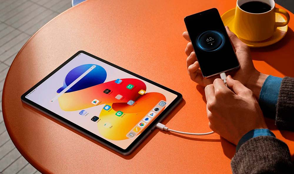 POCO Pad X1 encima de una mesa