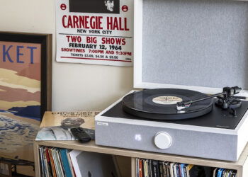 Andover Audio presenta SpinPlay, un moderno tocadiscos todo en uno que redefine el valor y la simplicidad