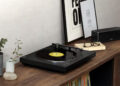 4 tocadiscos a los que echar un vistazo este Black Friday si quieres empezar en el vinilo sin gastar una fortuna