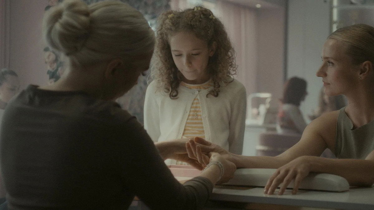 Tiene solo 6 episodios y es número 1 en muchos países: así es la nueva gran miniserie de Netflix